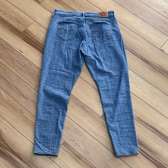 Levi’s 711 Skinny Women's Blue Jeans with Cheetah Print - Picture 7 of 8